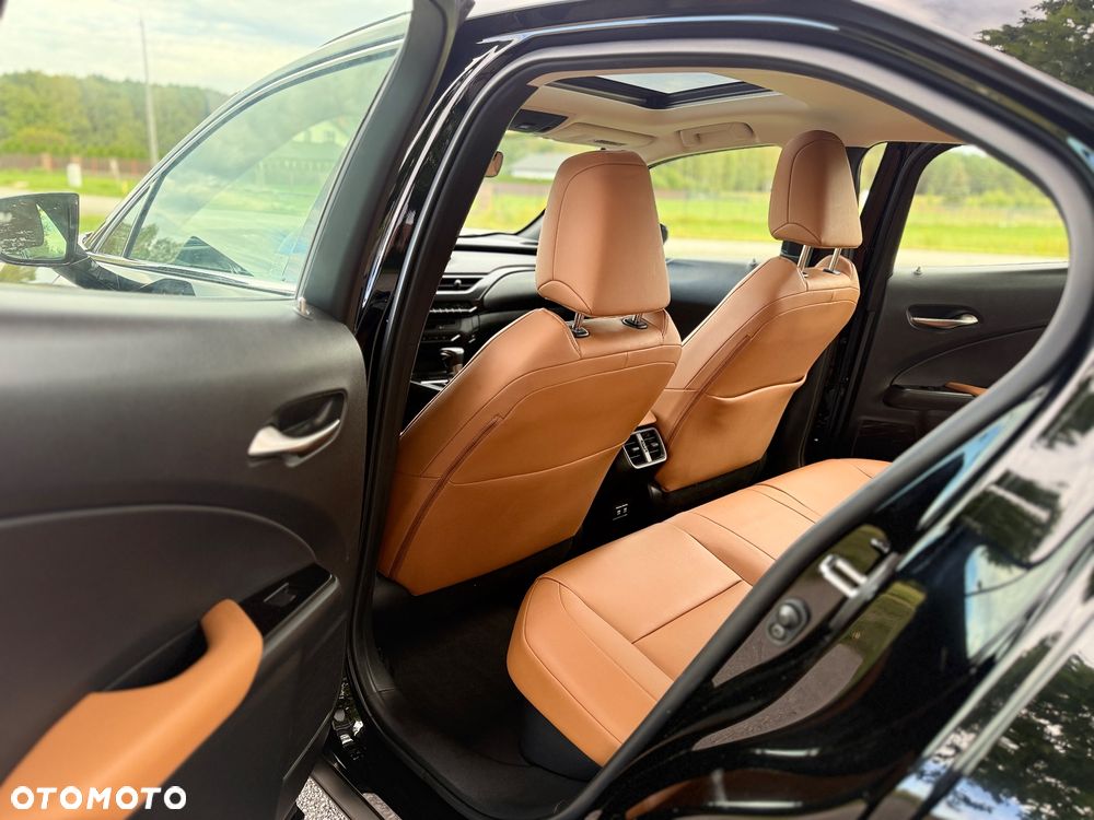 Lexus UX - 13