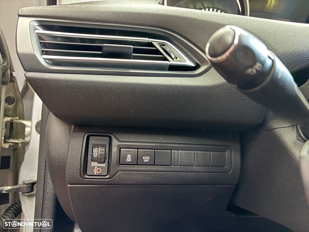 Peugeot 308 SW BlueHDi 120 Stop & Start Active - 44