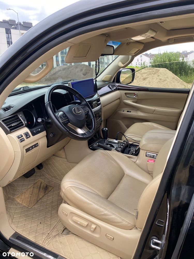 Lexus LX - 9
