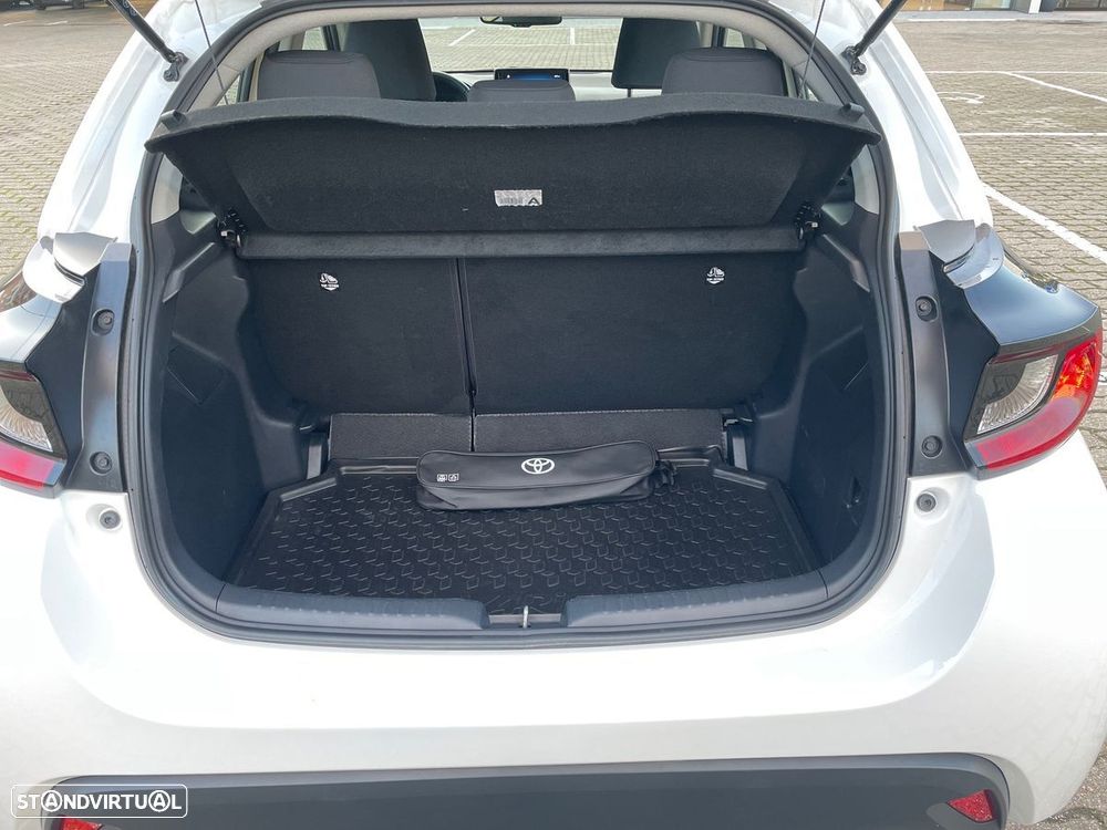 Toyota Yaris - 10