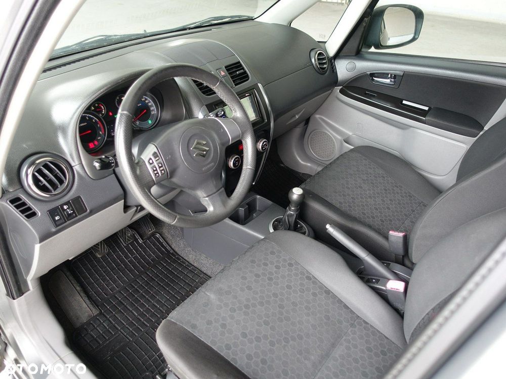Suzuki SX4 1.6 VVT 4x4 Style - 12