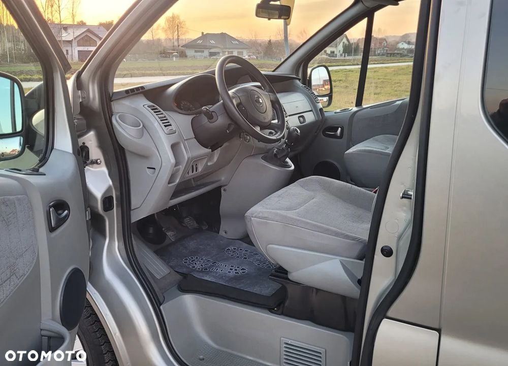 Renault Trafic FAP Grand Passenger Black Edition - 23