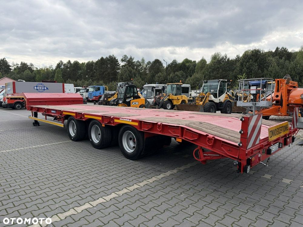 Bodex NN3J Ładowność: 26.500kg 3osie SAF Przednia Podnoszona WABCO - 17