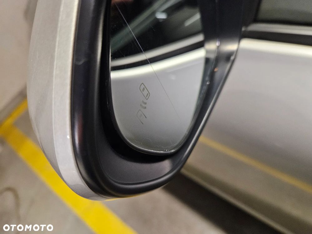 Toyota Prius Hybrid Executive - 18