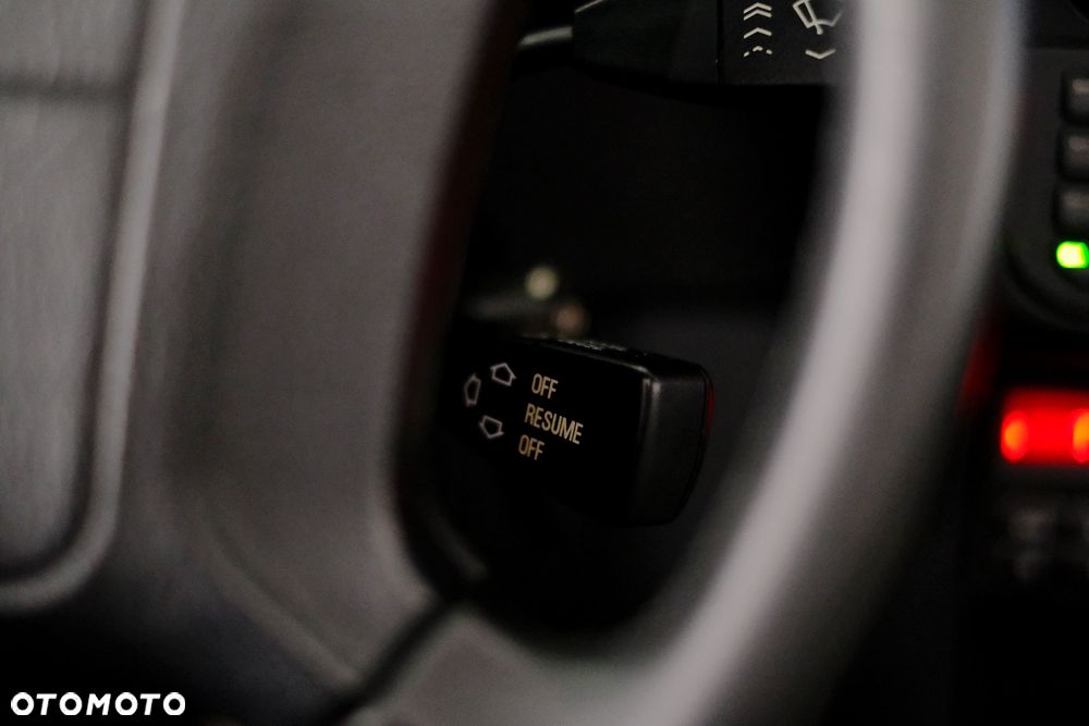 BMW Seria 3 323i - 28
