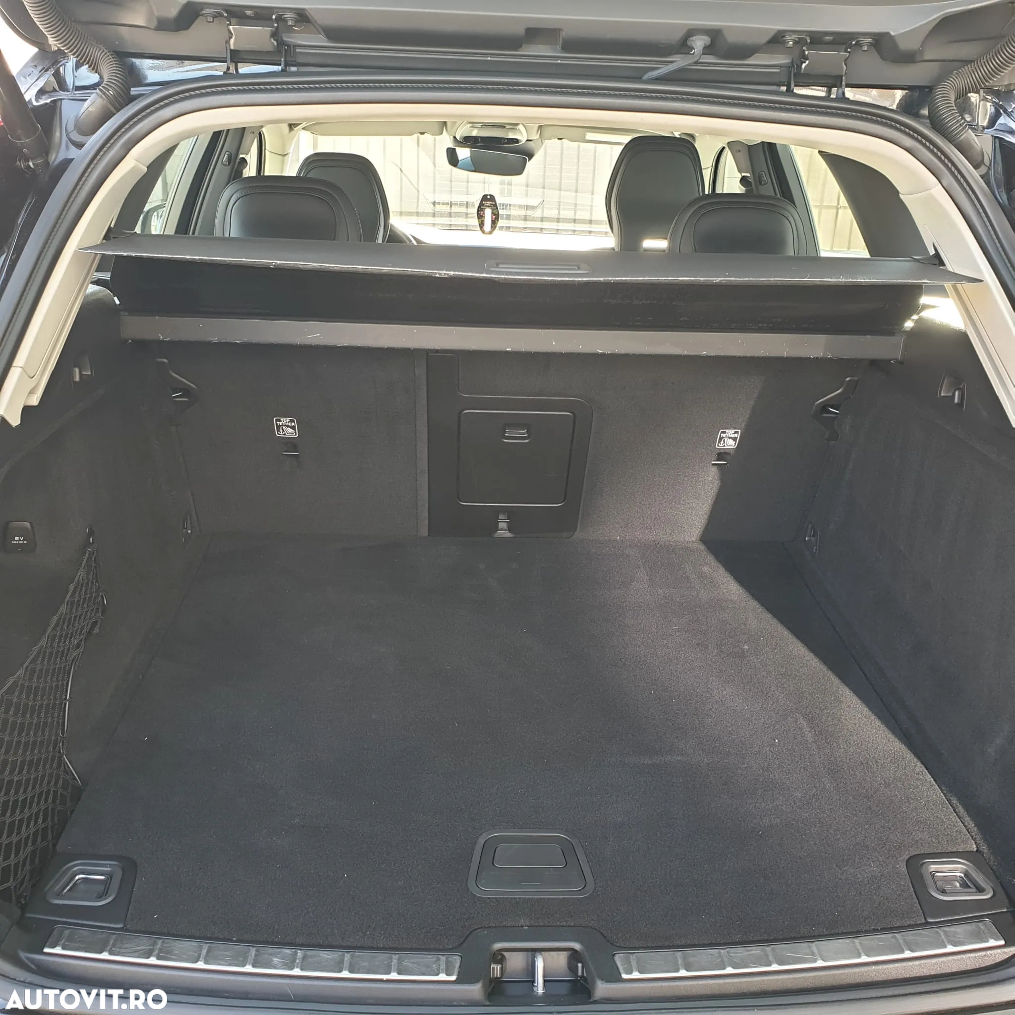 Volvo XC 60 B4 D AWD Geartronic Momentum Pro - 34