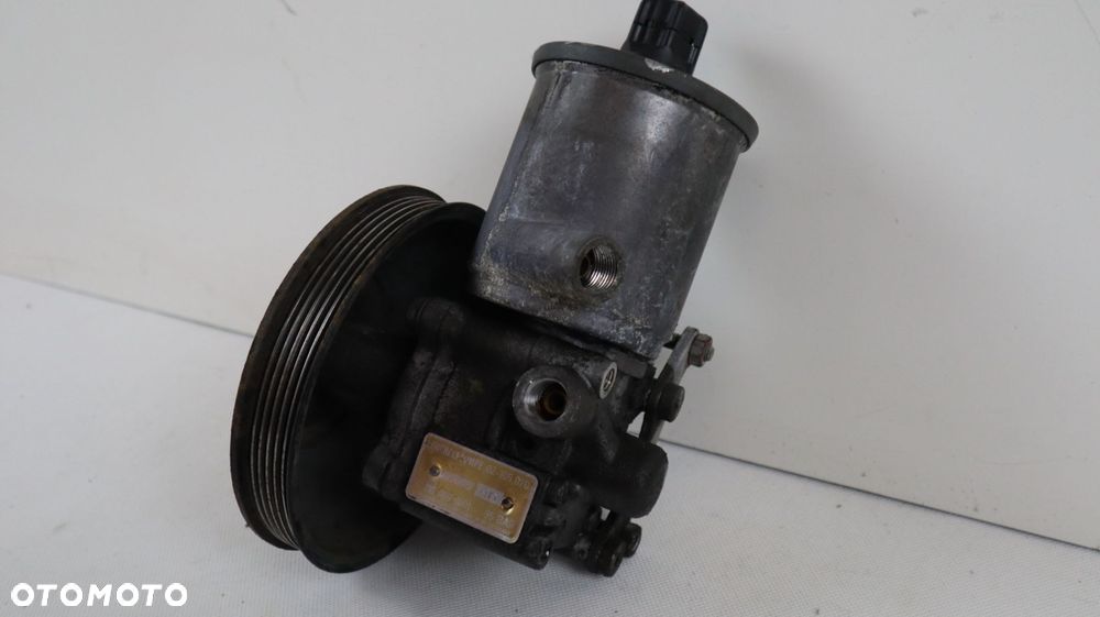 MERCEDES W124 230E 85-91 2.3 B/Z POMPA WSPOMAGANIA 2104660001 - 2
