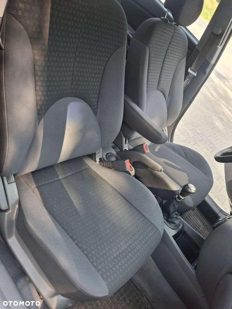 Kia Rio 1.4 Family + - 15