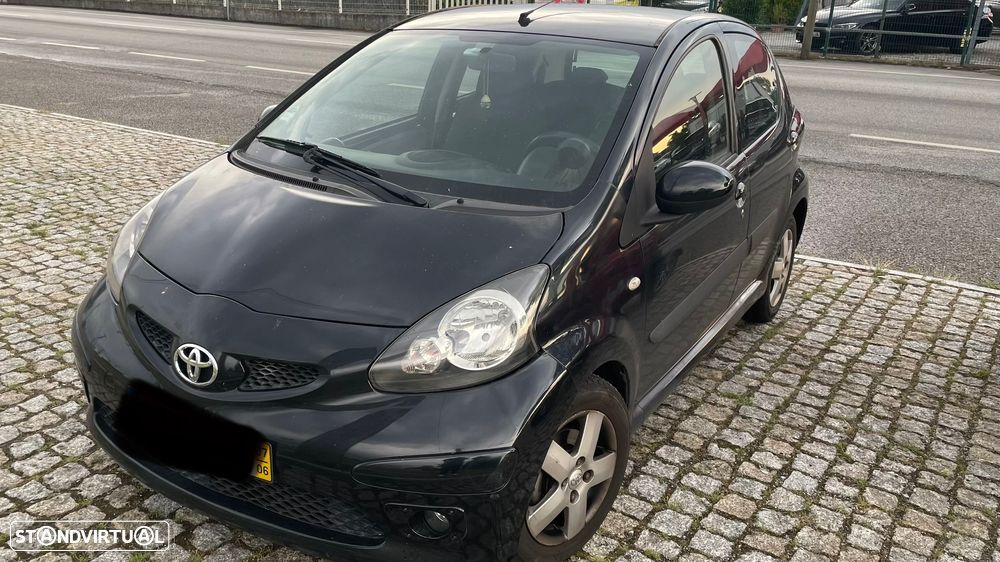 Toyota Aygo 1.0 Plus Sport Pack - 1