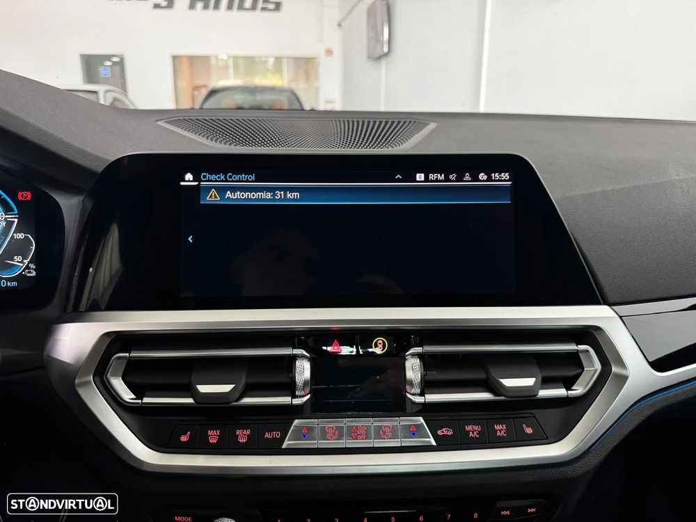 BMW 330 e Pack M Auto - 31