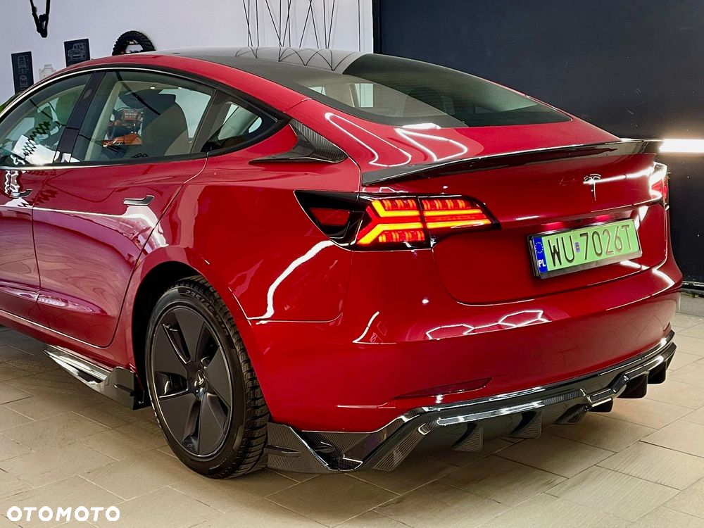 Tesla Model 3 - 4