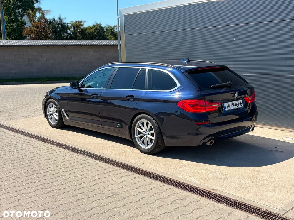 BMW Seria 5 520i - 11