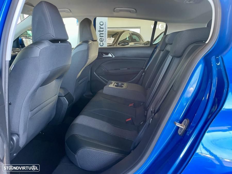 Peugeot 308 1.2 PureTech Allure Pack EAT8 - 26