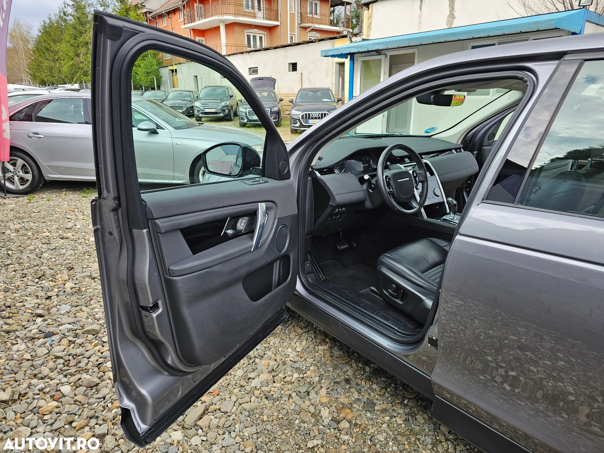 Land Rover Discovery Sport 2.0 D180 MHEV SE - 17