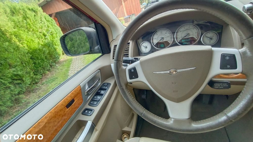Chrysler Town & Country 4.0 Limited - 12