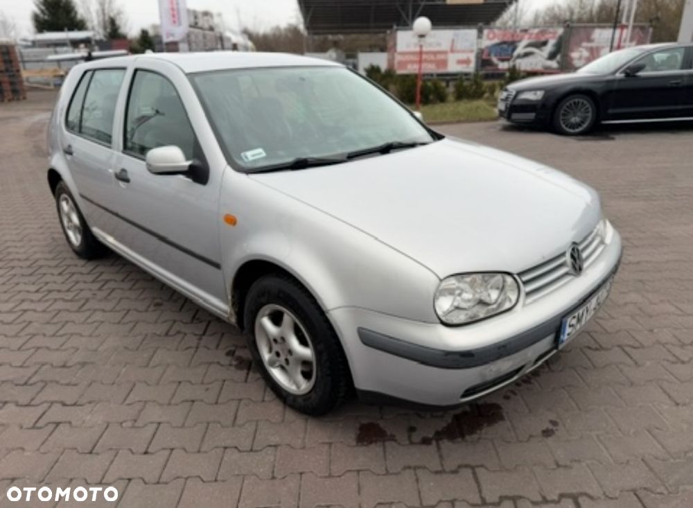 Volkswagen Golf 1.6 - 4