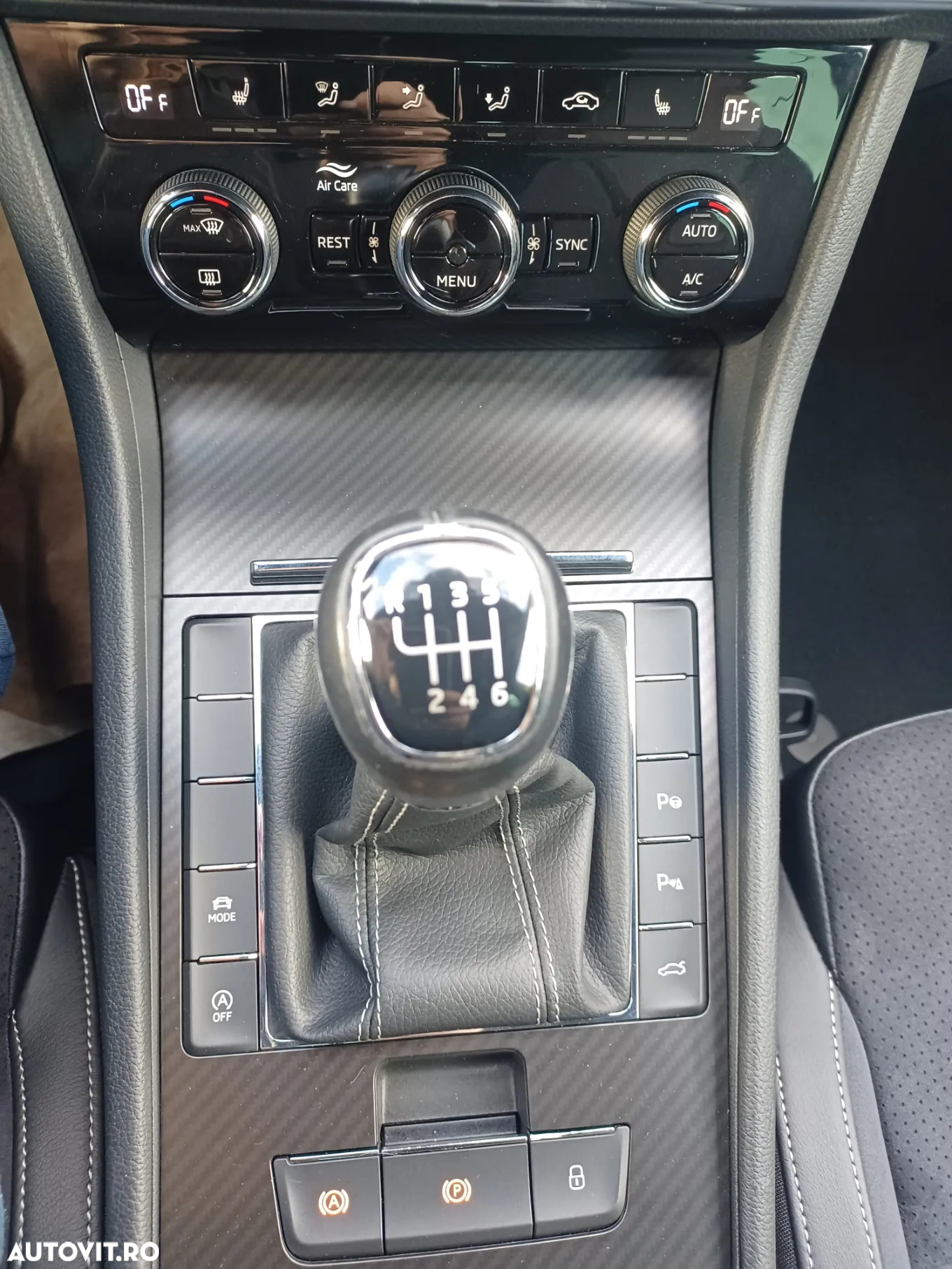 Skoda Superb 2.0 TDI Sportline - 23