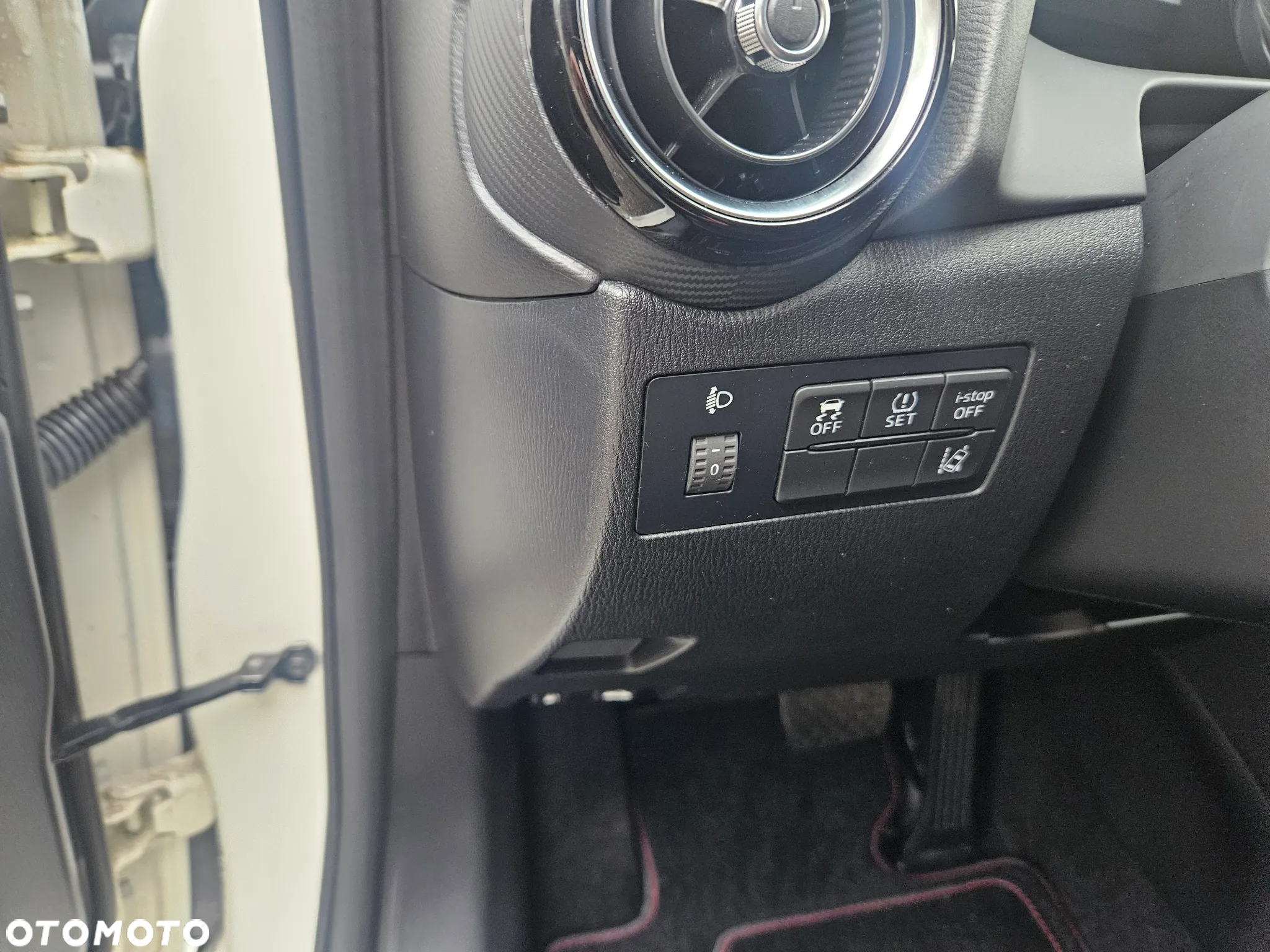 Mazda 2 - 10