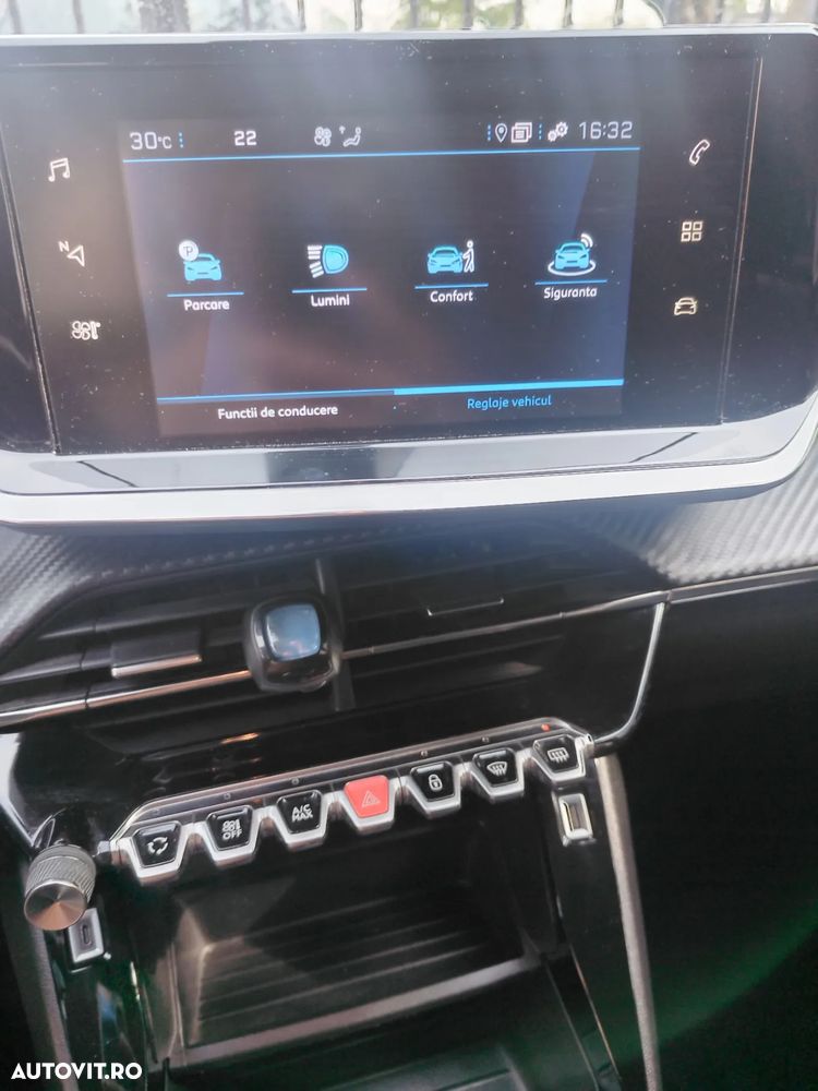 Peugeot 2008 1.2 PureTech EAT8 STT Active Pack - 10