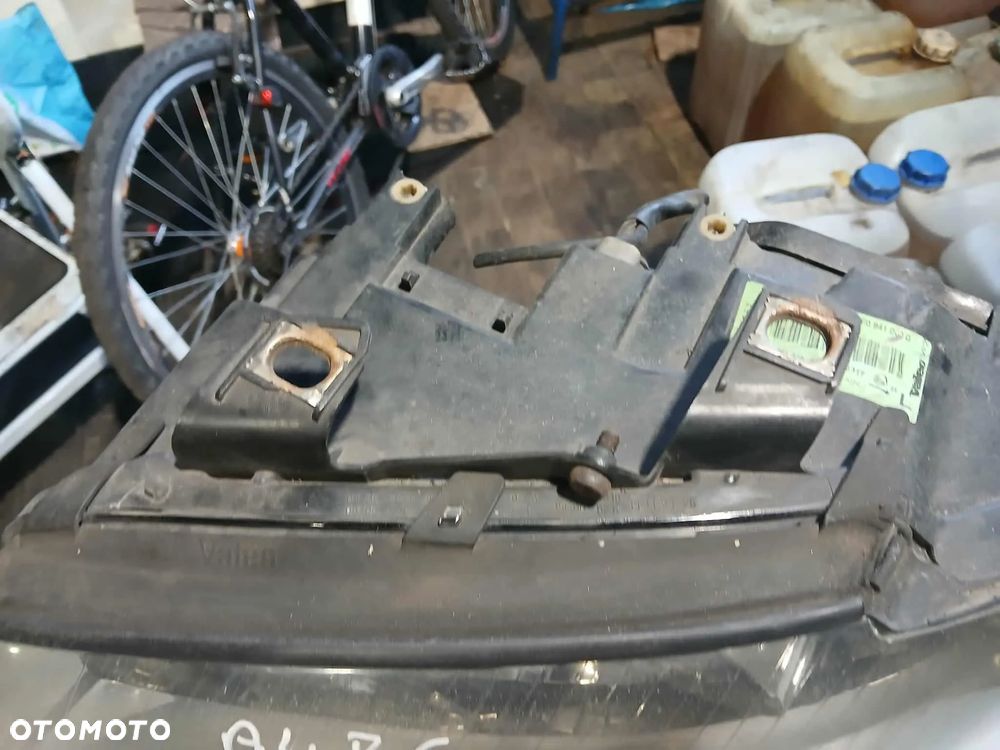 Audi A4 B6 lampa przednia lewa, prawa - 4