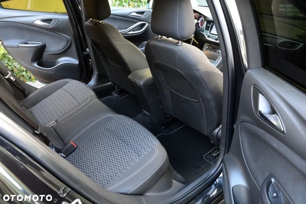 Opel Astra 1.4 Turbo Innovation - 23