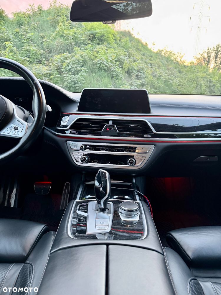 BMW Seria 7 750d xDrive sport - 13