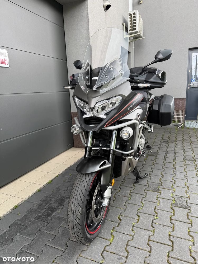 Honda VFR - 3