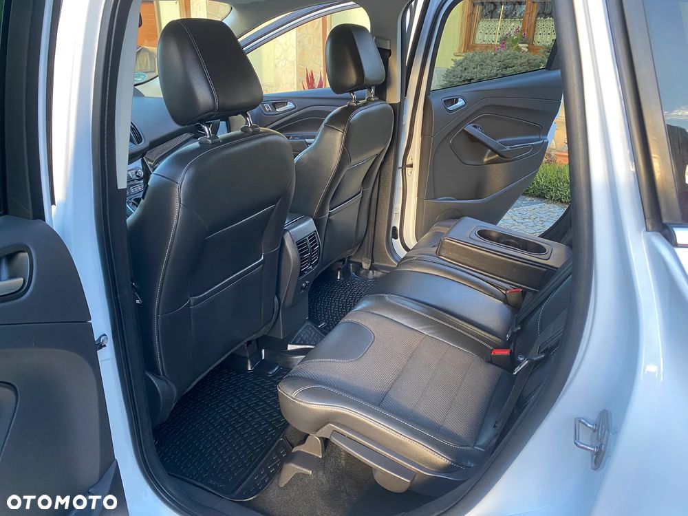 Ford Kuga 2.0 TDCi 2x4 Titanium - 18