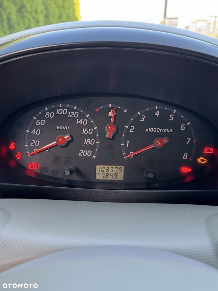 Nissan Micra - 8