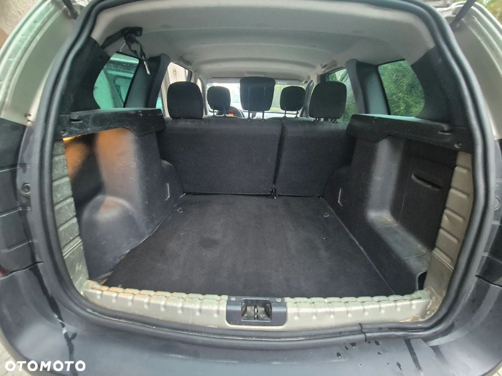 Dacia Duster 1.6 - 13