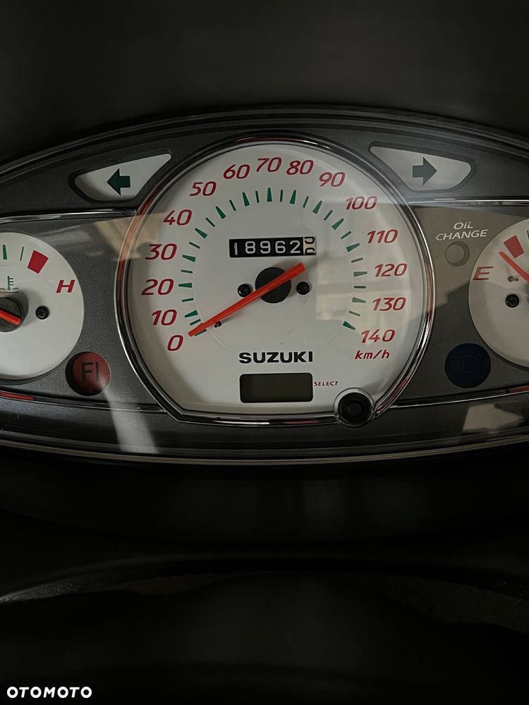 Suzuki Burgman - 8