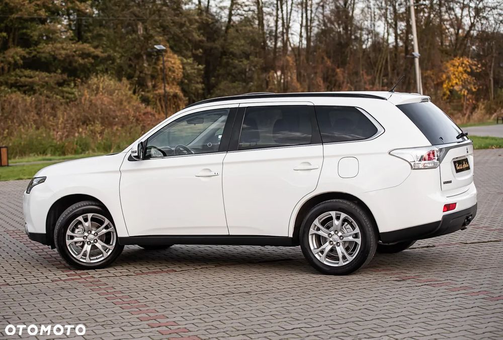 Mitsubishi Outlander 2.2 DI-D 4WD Automatik Invite - 10