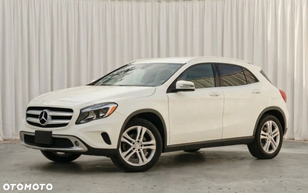 Mercedes-Benz GLA 250 4Matic 7G-DCT Urban - 13