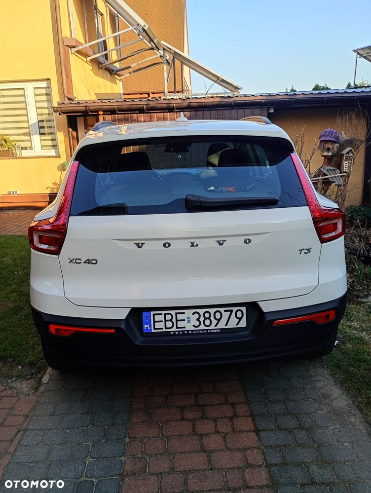 Volvo XC 40 T3 Momentum - 4
