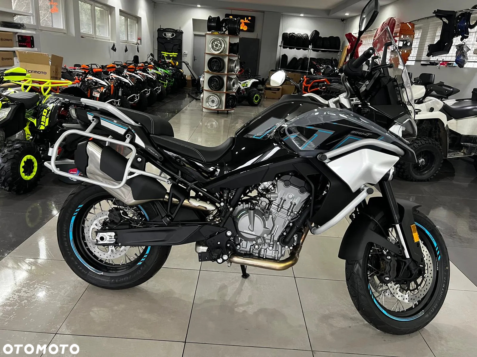 CFMoto MT - 3