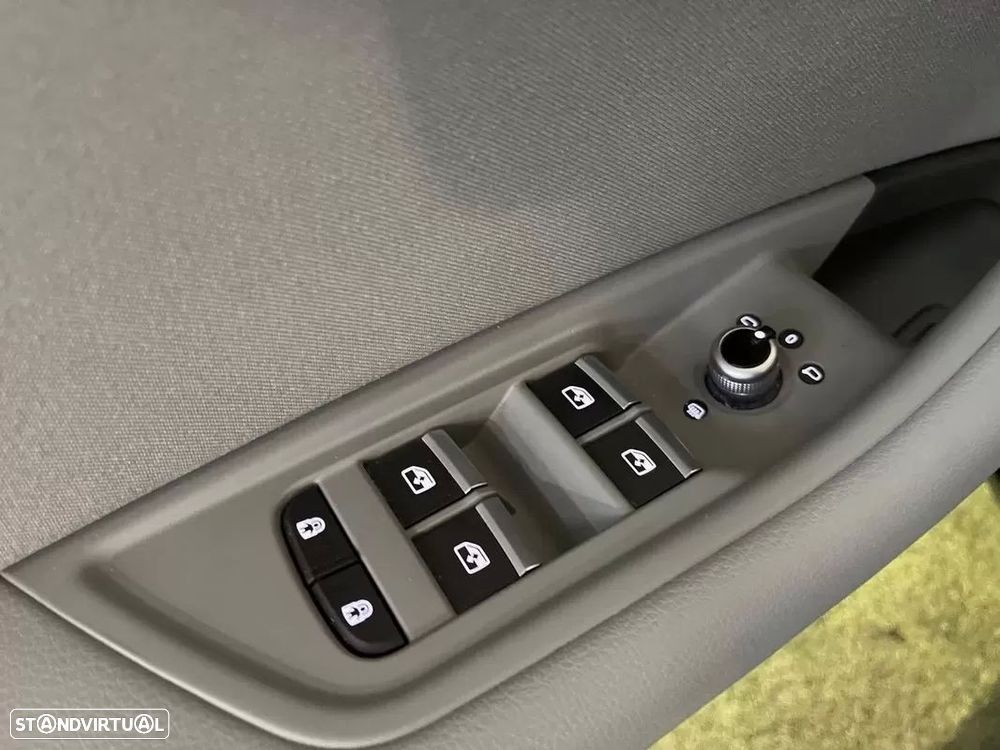 Audi A4 Avant 30 TDI Advanced S tronic - 34