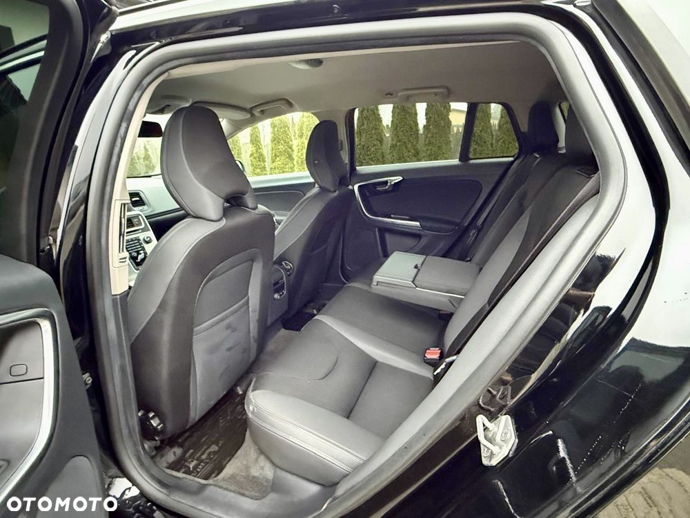 Volvo V60 D4 Momentum - 18