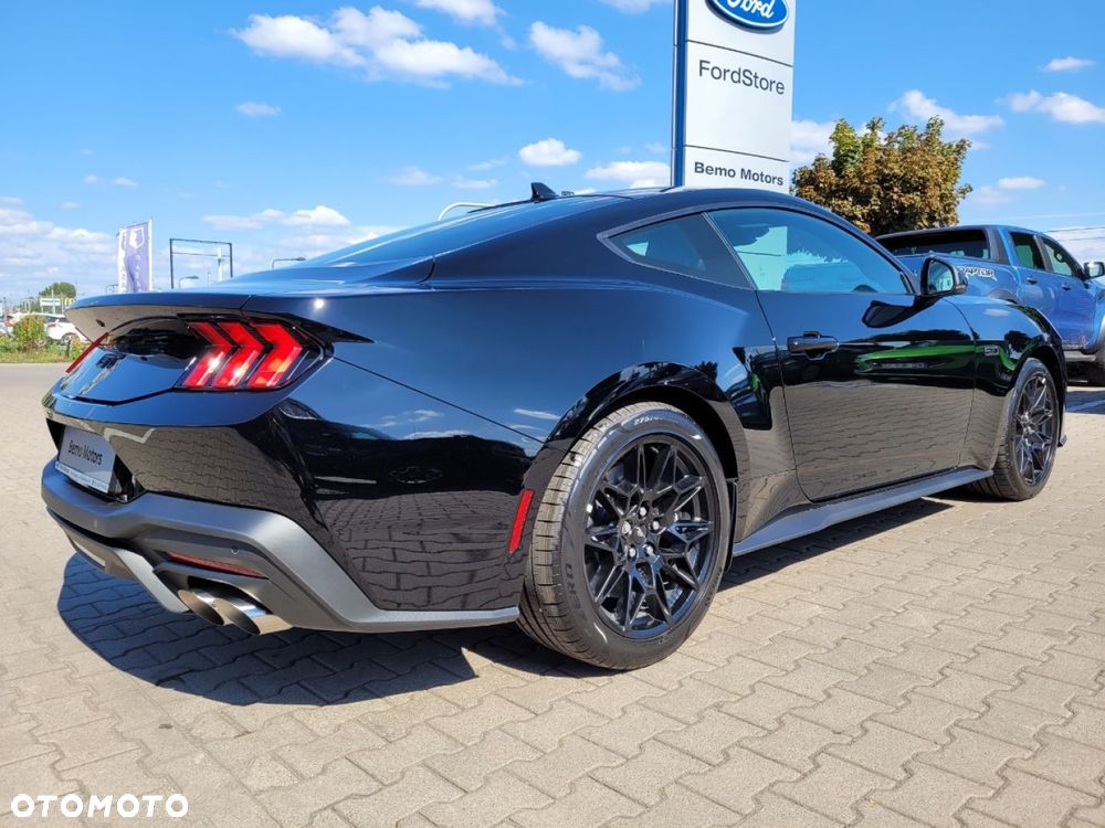 Ford Mustang - 7