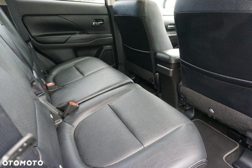 Mitsubishi Outlander - 29