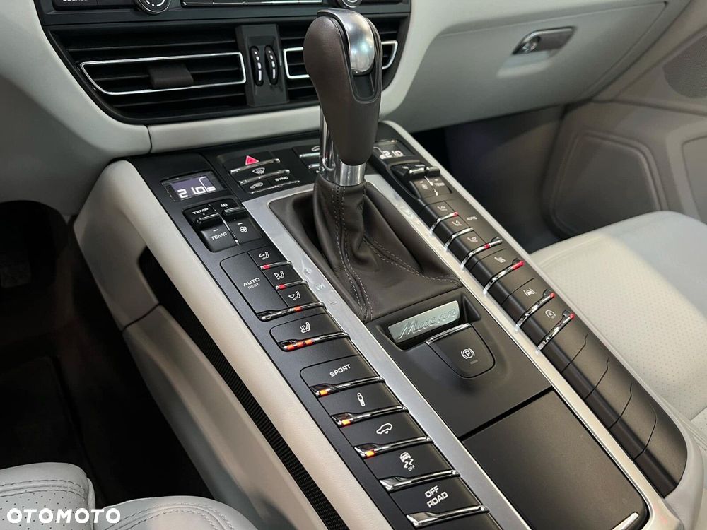 Porsche Macan Standard - 29