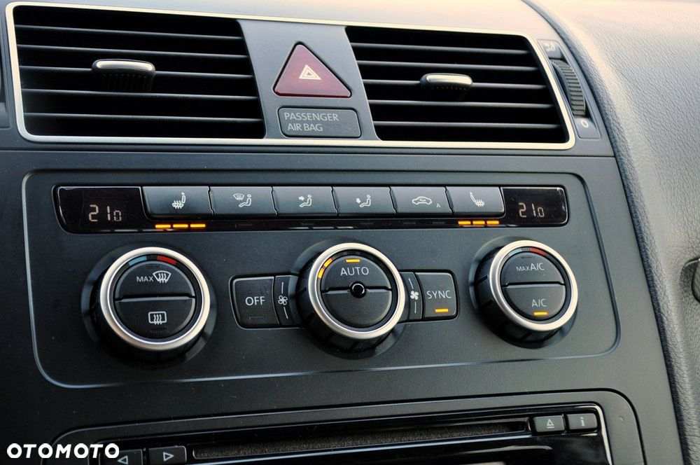 Volkswagen Touran - 34