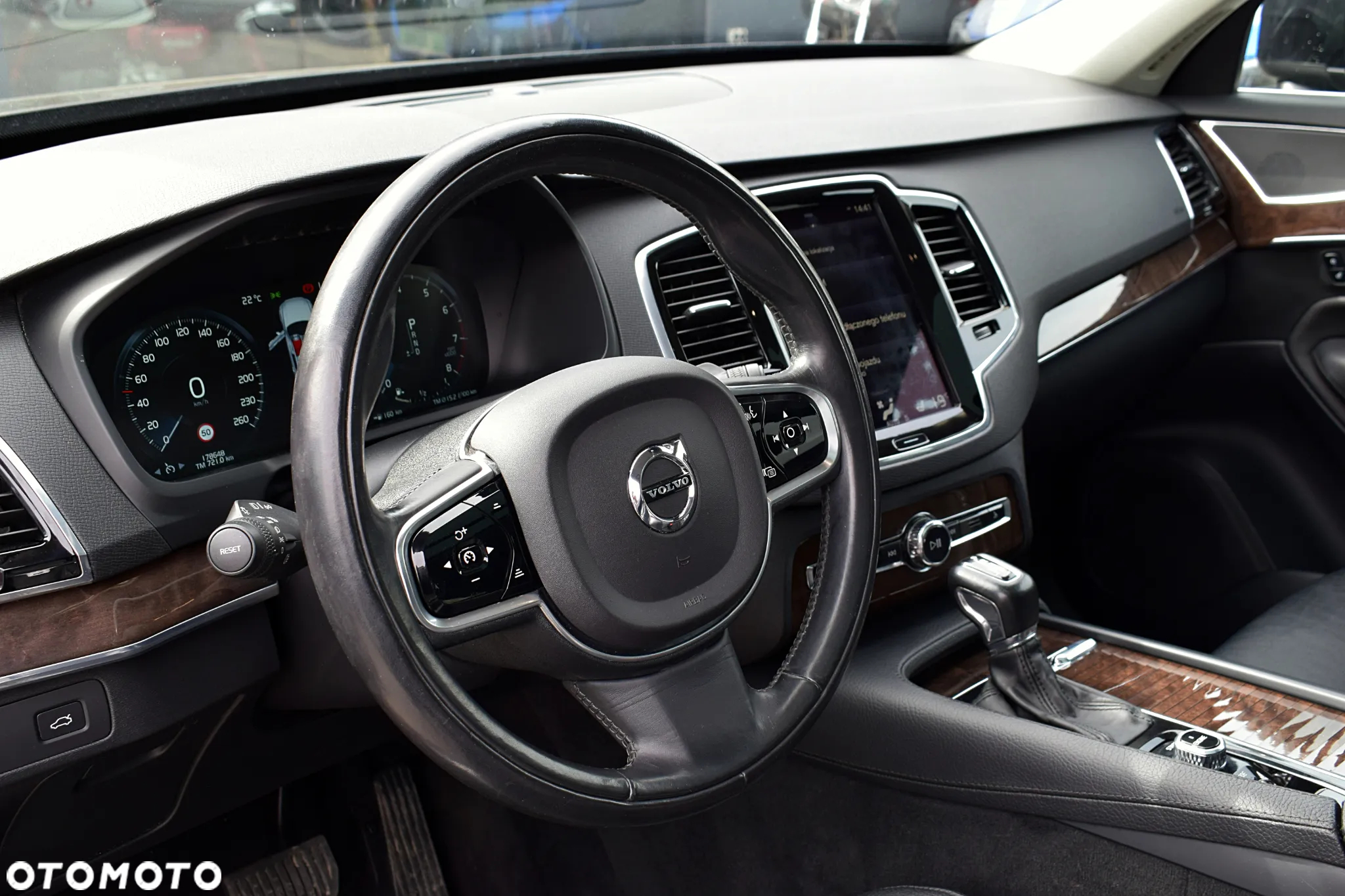 Volvo XC 90 T6 AWD Momentum - 4
