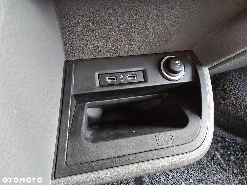 Volkswagen Caravelle 2.0 TDI L2 Comfortline DSG - 26