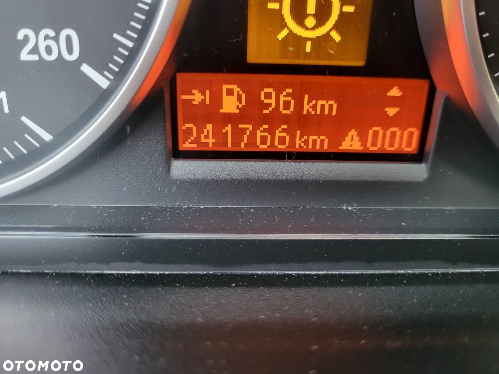 BMW Seria 3 320d xDrive - 16