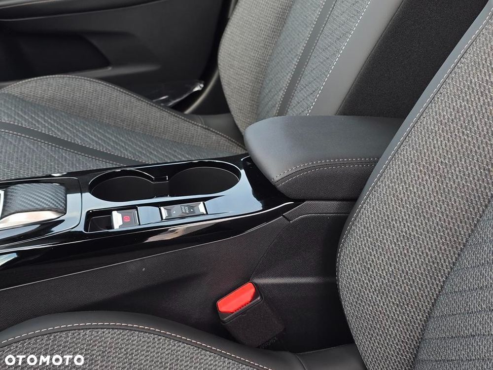 Peugeot 2008 PureTech mHEV Allure e-DCS6 - 25
