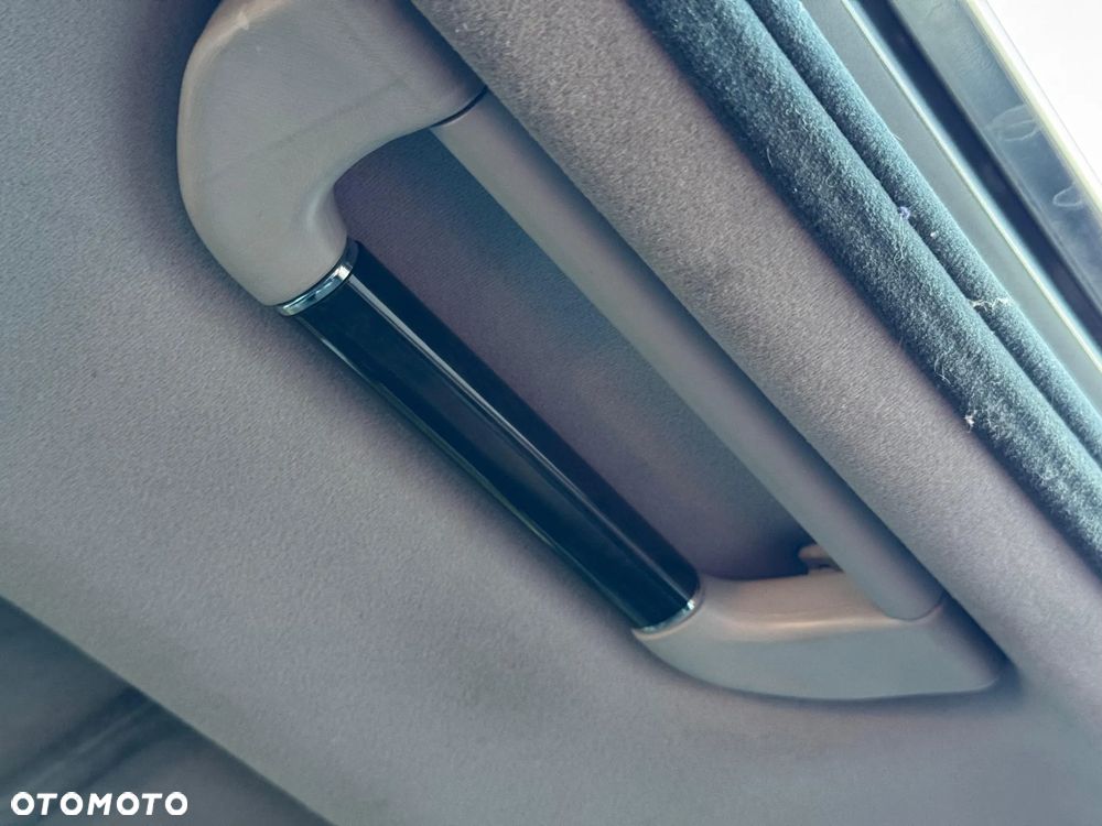 BMW Seria 7 750i - 17