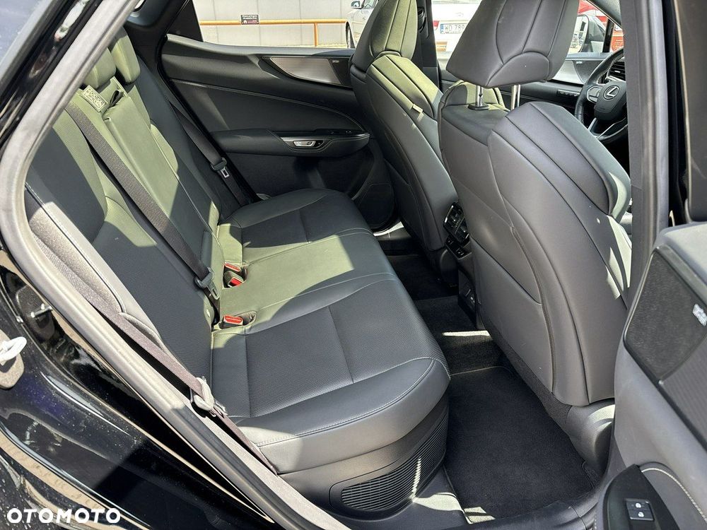 Lexus NX 350h F Sport AWD - 18