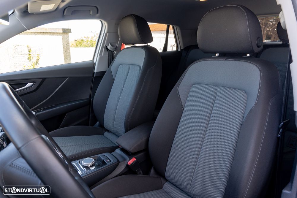 Audi Q2 30 TFSI Design S tronic - 13