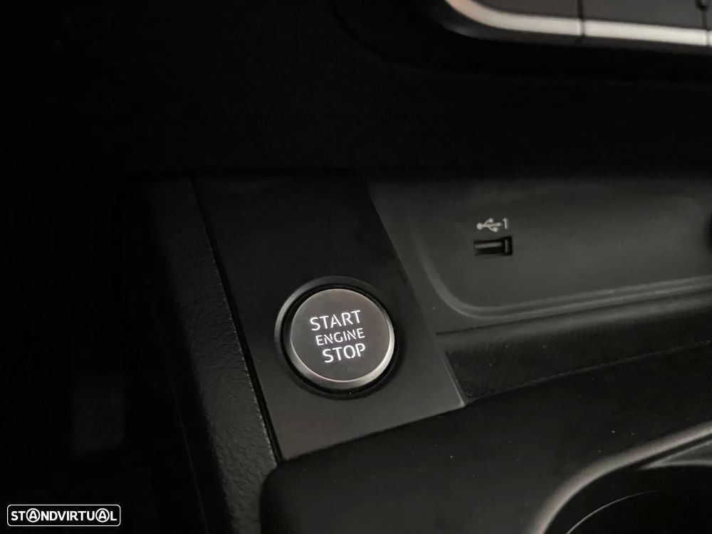 Audi A4 Avant 30 TDI S tronic - 32