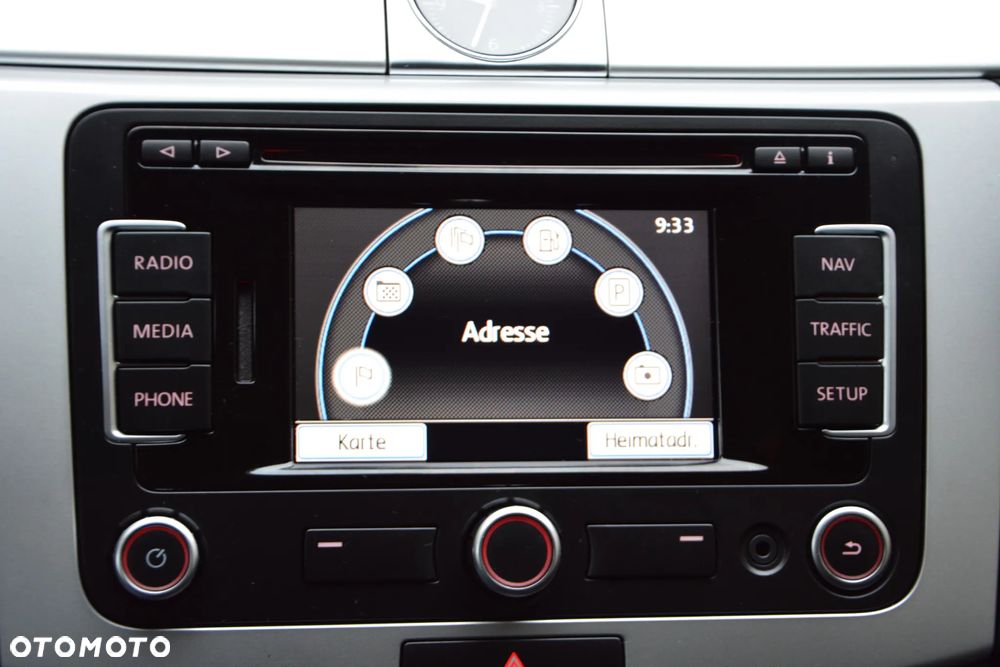 Volkswagen Passat - 11